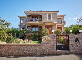 Luxury 3 Bedroom Apartment with Garden，位于希俄斯的酒店