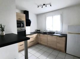 Joli appartement Proche Orléans，位于圣让勒布朗的酒店