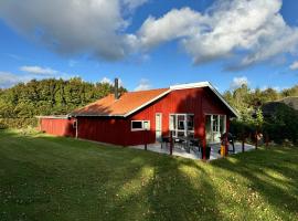 Lang&oslash; Feriecenter - Panorama Sea View，位于纳克斯考的木屋