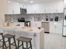 Modern 1 BR Condo, Steps from Beach, Free Parking!