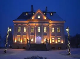 玻璃尼亚宫酒店