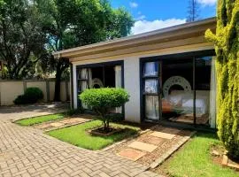 Emzini Guesthouse Universitas