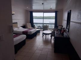 Puataukanave International Hotel，位于内阿福的酒店