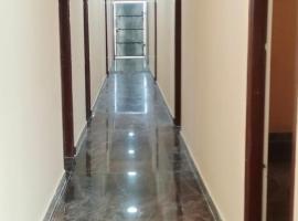 LJ Rooms，位于Pākkam的酒店