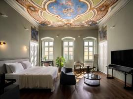 Argini Syros，位于埃尔莫波利斯的带泳池的酒店