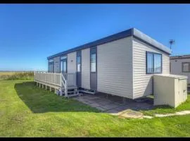 MP502 - Camber Sands Holiday Park - Sleeps 6 - Small Dog - Gated Decking - Amazing Marsh Views