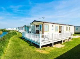 MP503 - Camber Sands Holiday Park - Sleeps 8 - Large Gated Decking - Amazing views