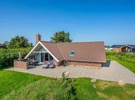 Just 500 Meters From Both The Sea And The Town, This Lovely, Well-Maintained Holiday Home Is Situated