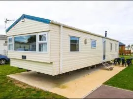 SBL70 - Camber Sands Holiday Park - Sleeps 8 - Close swimming pools and facilities - Private Parking