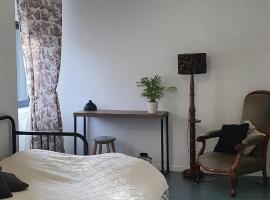 Chambre aux portes de Bordeaux，位于洛尔蒙的酒店