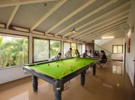 SaffronStays Mango Vino - 3-bdr pool villa in Nashik