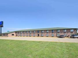 Days Inn by Wyndham Ozark Springfield，位于奥扎克的酒店