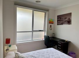 Your homestay in Melbourne in a quite and resourceful suburb，位于Templestowe Lower的酒店