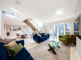 Luxe Dublin 4 Retreat with 3 Bedrooms