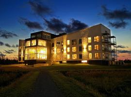 Blackbush Beach Resort，位于Covehead的带按摩浴缸的酒店