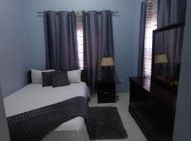 Couples Retreat in Jacar Homes，位于Spanish Town的酒店