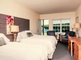 Crescent Lake Inn and Suites