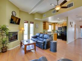 Desert-View Home with Large Loft in Apache Junction!，位于阿帕奇章克申的酒店