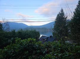 Lake Escape，位于Shawnigan Lake的酒店