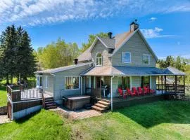 Idyllic Nature Retreat - Hot tub and Scenic Views