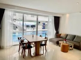 B12a Pool Access partial Seaview 2brs 1bath Karon