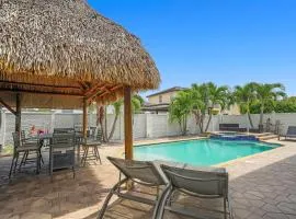 5-BD 5-BA Tropical Oasis - Pool Patio Tiki Hut