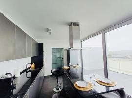 2 bedrooms Penthouse in Center w Terrace&Parking，位于Hesperange的酒店