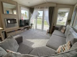 Cosy Holiday Home at Seton Sands near Edinburgh and North Berwick