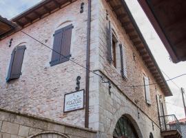 Kaza Guesthouse，位于蒂米萨那的带停车场的酒店