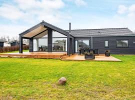 8 person holiday home in Sydals，位于Mommark的酒店