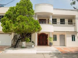 confortable apartaestudio norte, frente CC Alamedas，位于Pringamosa的酒店