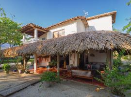 Santa Ana Del Mar House Your Beachfront Escape，位于Trementino的酒店