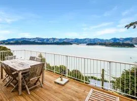 Bayview Beauty - Charteris Bay Holiday Home