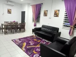 Sweet Purple Homestay Gambang Jaya