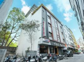Hotel Madurai near Central Bus Stand, Udaipur，位于乌代浦达博克机场 - UDR附近的酒店