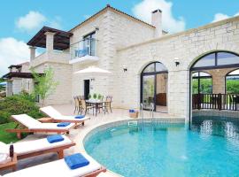 Villa in Platanias with a private pool，位于普拉塔尼亚斯的酒店