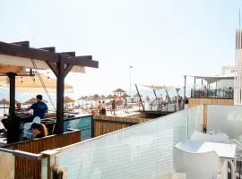 Wax Suite Life is a beach