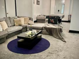 Haven Hideout 4 Bed With Sauna, Cinema & Gym，位于Royton的酒店