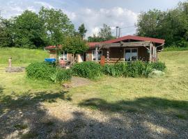 Cabane Sarrogna - Lac de Vouglans，位于Sarrogna的酒店