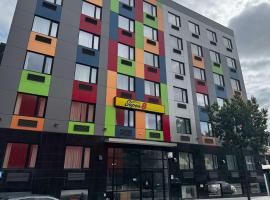 Super 8 by Wyndham Brooklyn Fulton Street Broadway Junction，位于布鲁克林的酒店
