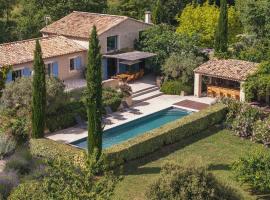 Superbe Mas provençal, entre Gordes et Roussillon，位于莫尔斯的酒店