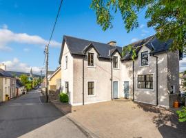 3 bedroom pet friendly home in the heart of Kenmare town，位于肯梅尔的酒店