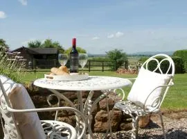 Beautiful Views Historic 16th Cent Barn Conversion Pass the Keys
