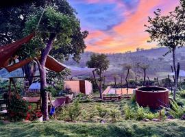 Mầm Farmstay And Camping，位于Lam Ha的酒店