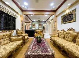 Homestay & Pool Laman Sri Aman Pontian