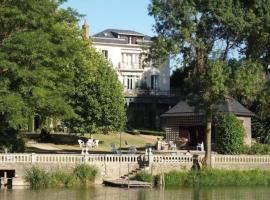 Maison de famille de charme en pleine nature en bord de rivière à 20 min d'Angers