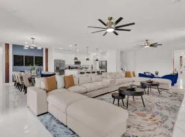 Luxury Home - ALL the extras - Sleeps 39