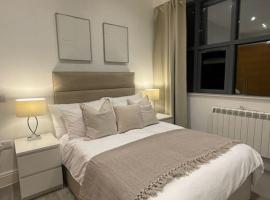 Apartment 30 minutes to central London，位于阿克斯桥的酒店