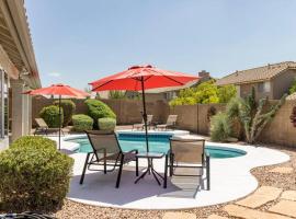 Cave Creek Classy 4 bedrooms, Heated pool, pool table，位于洞溪的酒店