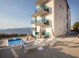 Apartments Dragan - with pool and seaview